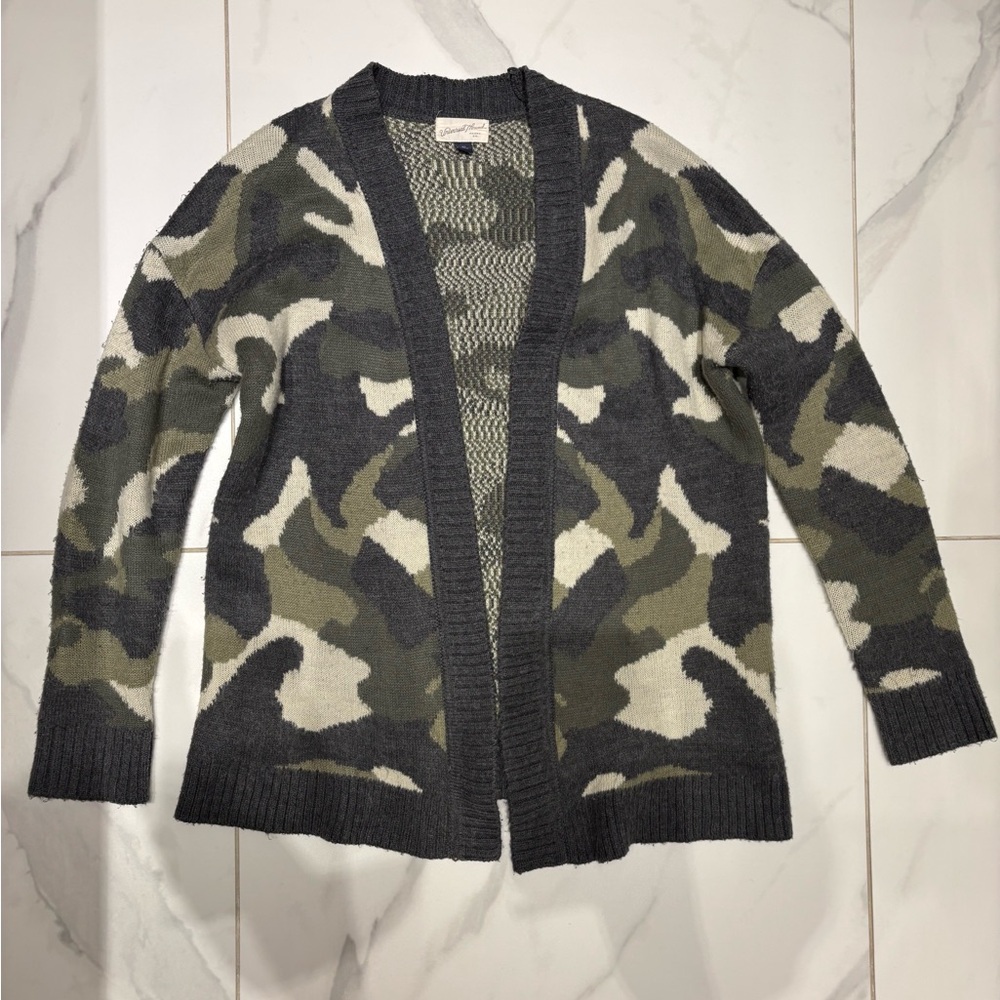 Universal Thread Green and Black Cardigan Sweater